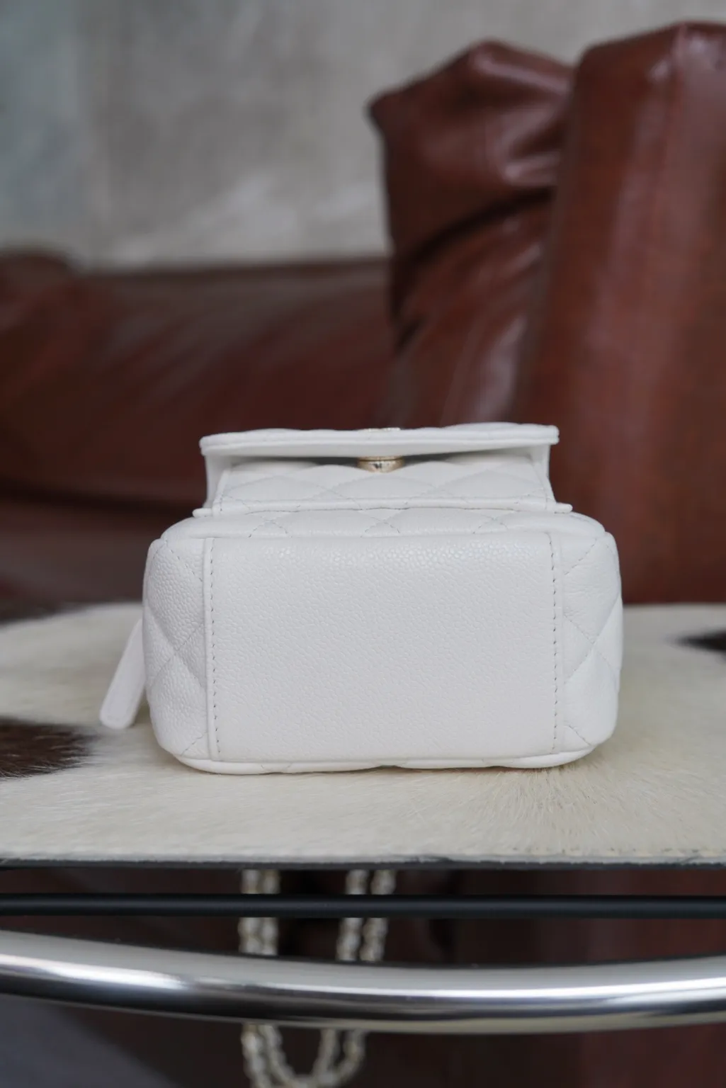 샤넬 24C 미니 백팩 (화이트 금장 캐비어)