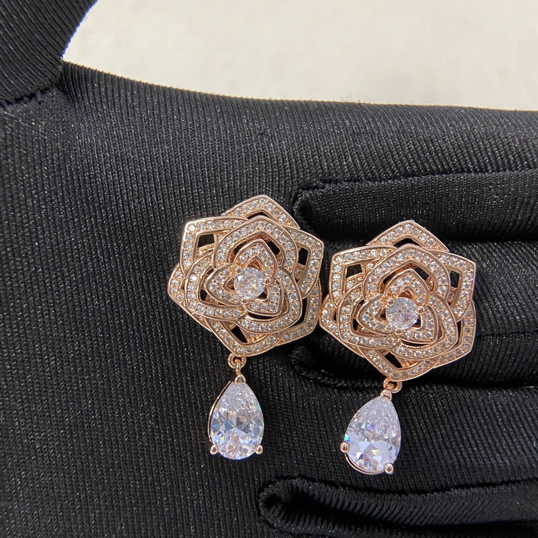 18K 하이엔드 미러급 피아제 로즈 귀걸이 (구성품 풀박스)