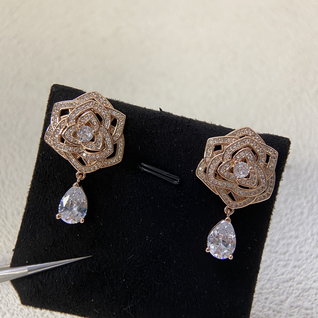 18K 하이엔드 미러급 피아제 로즈 귀걸이 (구성품 풀박스)