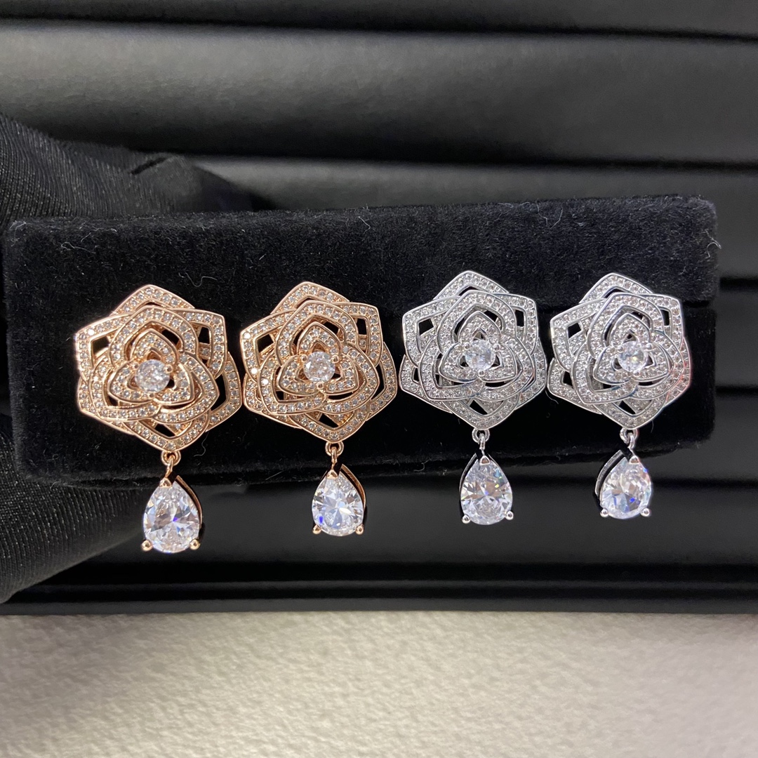 18K 하이엔드 미러급 피아제 로즈 귀걸이 (구성품 풀박스)