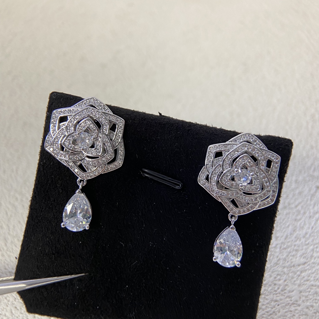 18K 하이엔드 미러급 피아제 로즈 귀걸이 (구성품 풀박스)