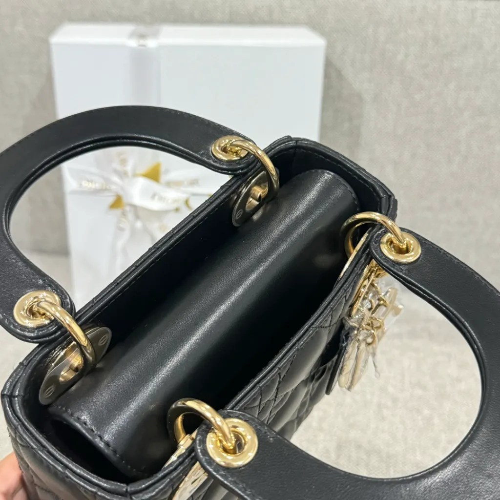 디올 레이디 디올 미니 백 블랙 금장