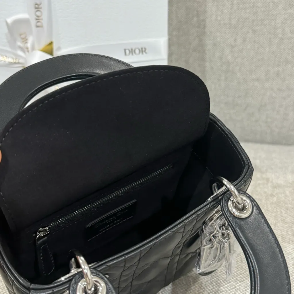디올 레이디 디올 미니 백 블랙 은장