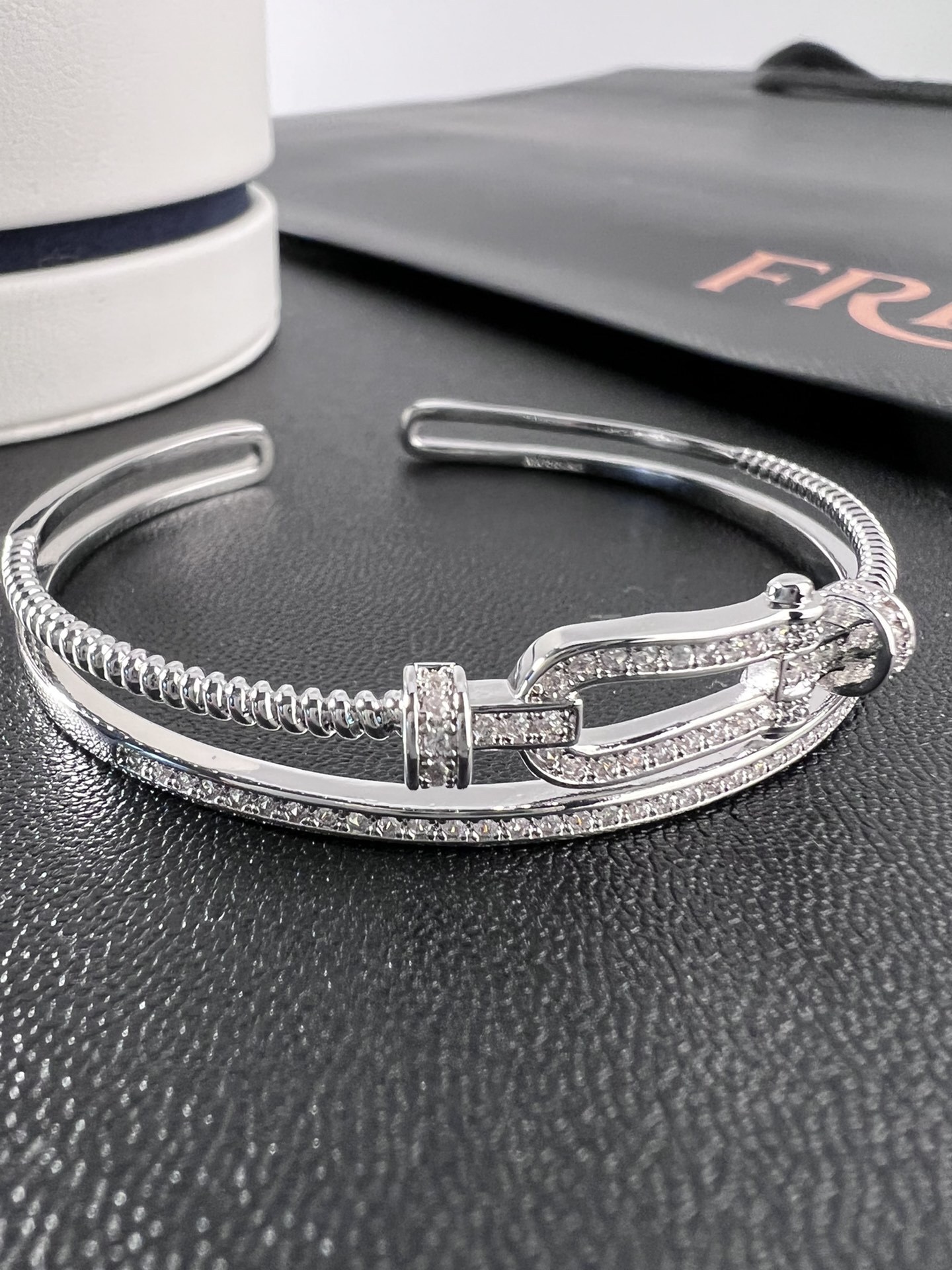 18K 하이엔드 미러급 프레드 포스텐 팔찌 (구성품 풀박스)