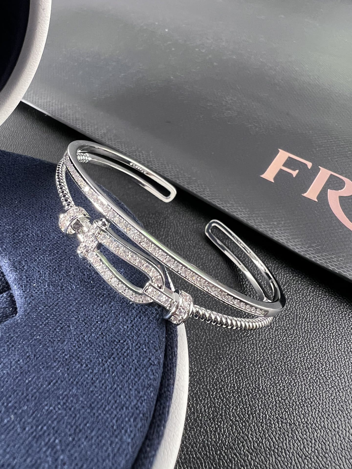 18K 하이엔드 미러급 프레드 포스텐 팔찌 (구성품 풀박스)