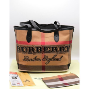 (국내배송) 버버리 두들 캔버스 리버시블 쇼퍼백 파우치 세트
