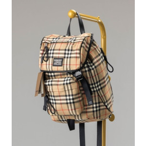 (국내배송) 버버리 로고 프린트 에코닐 백팩