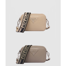 프라다 스몰 레더 숄더백 1BH192