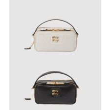 미우미우 로고 레더 숄더백 5BH229