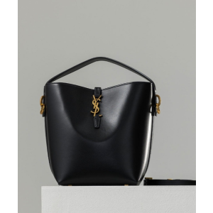 (국내배송) 생로랑 유광 가죽 소재의 LE 37 라지