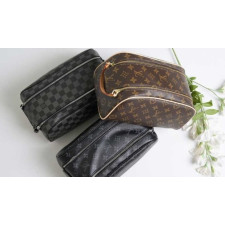 (국내배송) 루이비통 돕 키트 토일렛 파우치