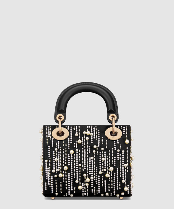 디올 레이디백 미니 M0505 블랙 새틴 & 화이트 레진 진주 자수
