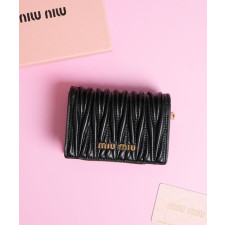 (국내배송) 미우미우 마테라쎄 나파 레더 트리폴드 반지갑