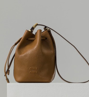 (국내배송) 미우미우 가죽 버킷 백