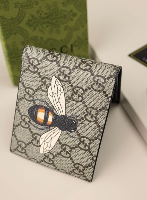 (국내배송) 구찌 BEE 프린트 GG 수프림지갑