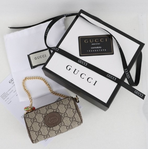 (국내배송) 구찌 GG 딸기 동전지갑