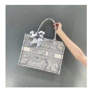 (국내배송) 디올 트왈드 주이 리버스 북 토트백