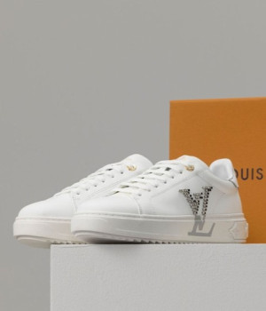 (국내배송) 루이비통 크리스탈 타임아웃 스니커즈