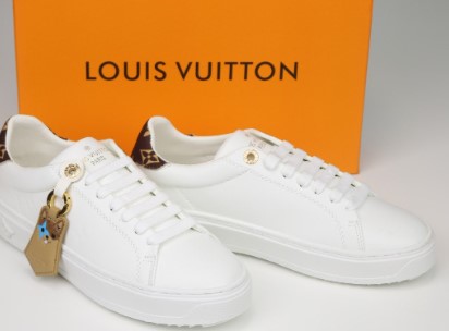 (국내배송) 루이비통 타임아웃 키링 스니커즈