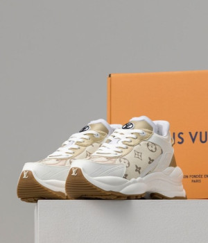(국내배송) 루이비통 런55 스니커즈
