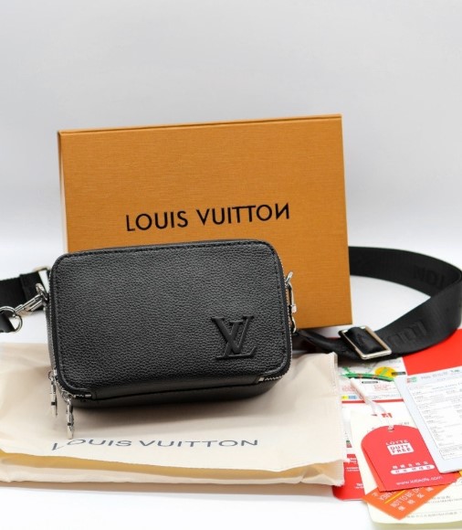 (국내배송) 루이비통 엘가 알파 웨어러블 카메라백