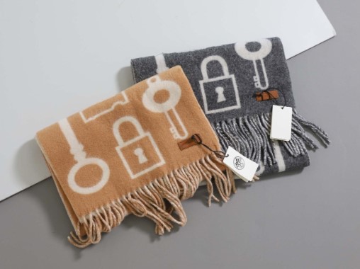 (국내배송) 에르메스 카사크 포르트 클레프 스카프