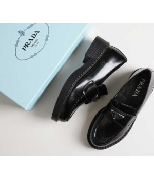 (국내배송) 프라다 초콜릿 브러시드 레더 로퍼