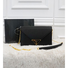 (국내배송) 프라다 사피아노 트라이앵글 로고 레더 숄더 백