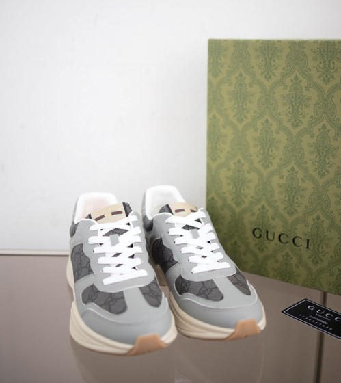 (국내배송) 구찌 GG 수프림 가죽 스니커즈