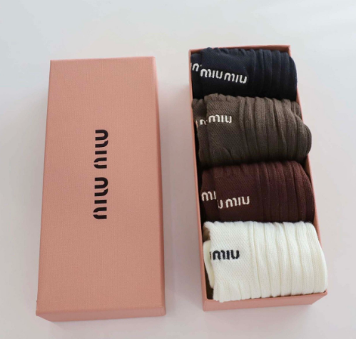 (국내배송) 미우미우 링클 코튼 로고 중목 양말세트