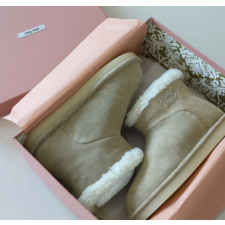 (국내배송) 미우미우 스웨이드 시어링 스노우 부츠