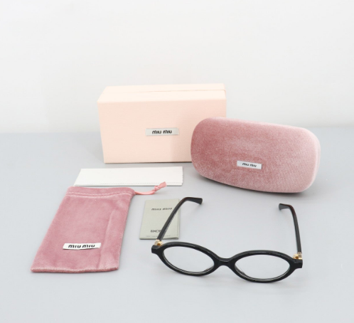 (국내배송) 미우미우 리가드 안경 블랙 뿔테