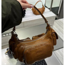 (국내배송) 미우미우 나파 가죽 포켓 숄더백