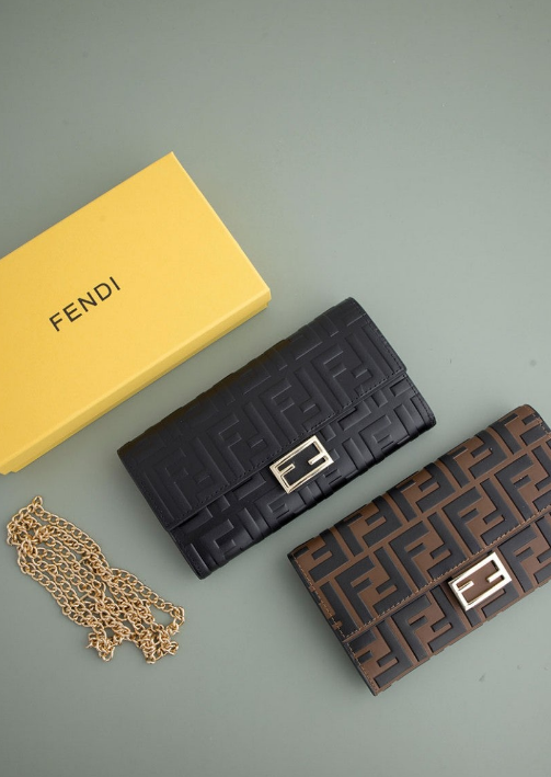 (국내배송) 펜디 바게트 체인 장지갑