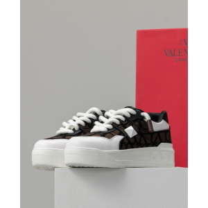 (국내배송) 발렌티노 원 스터드 XL 스니커즈