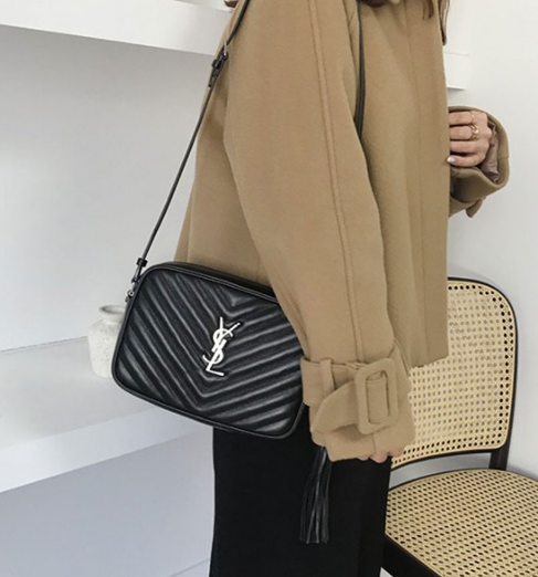 (국내배송) 생로랑 퀄트 레더 LOU 루 카메라백