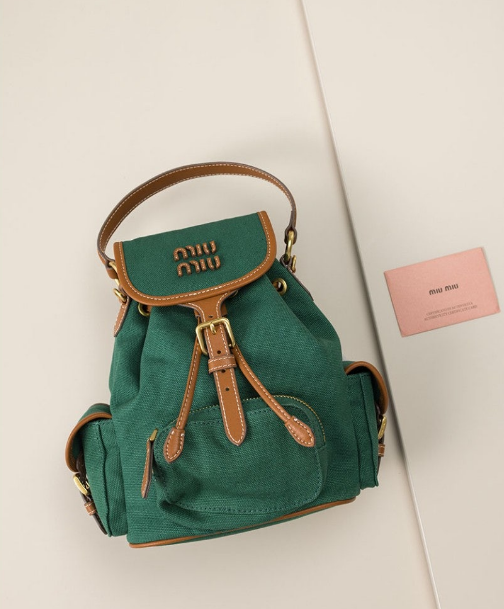 (국내배송) 미우미우 캔버스 및 가죽 백팩