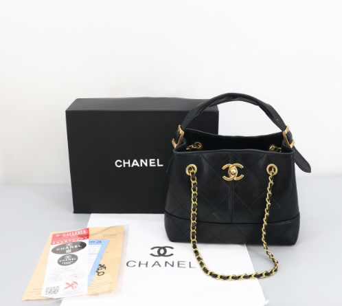 (국내배송) 샤넬 2024/25 공방 카프스킨 스몰 쇼핑백