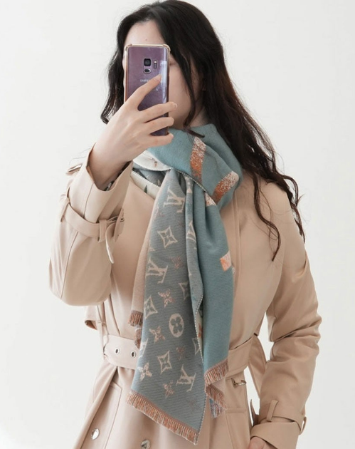 (국내배송) 루이비통 LV 에센셜 모노그램 로고 캐시미어 머플러