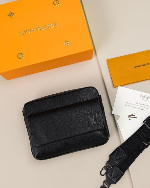 (국내배송) 루이비통 LV 패스트라인 메신저