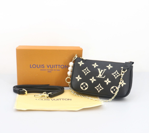 (국내배송) 루이비통 미니 포쉐트 숄더백 블랙