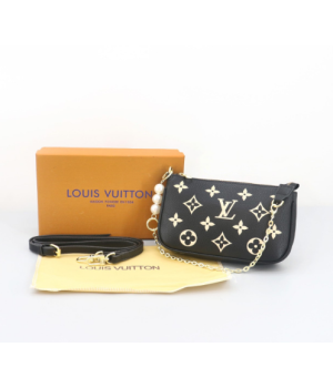 (국내배송) 루이비통 미니 포쉐트 숄더백 블랙