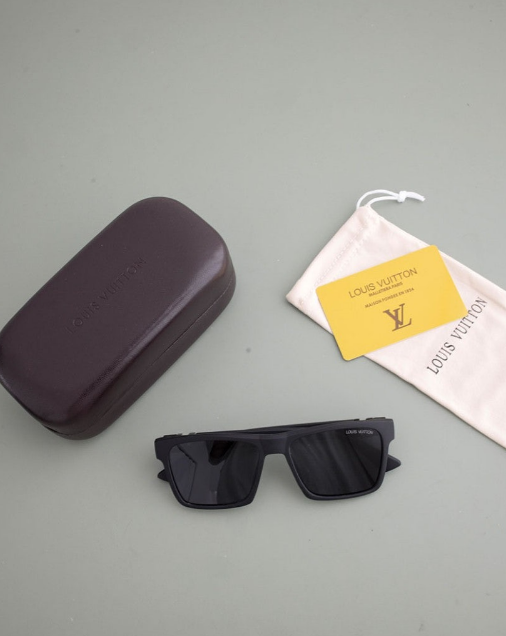 (국내배송) 루이비통 블랙 사각 선글라스