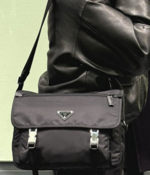 (국내배송) 프라다 삼각로고 테수토 포코노 나일론 메신저백