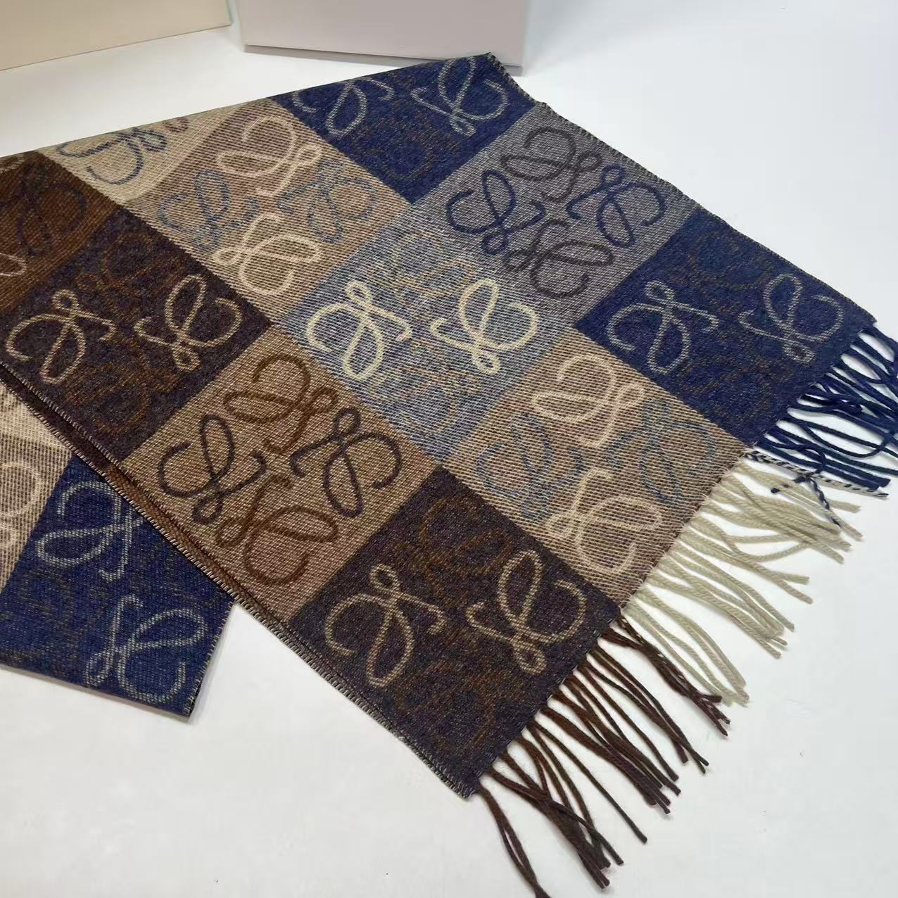 이*은님 로에베 머플러 검품 및 출고