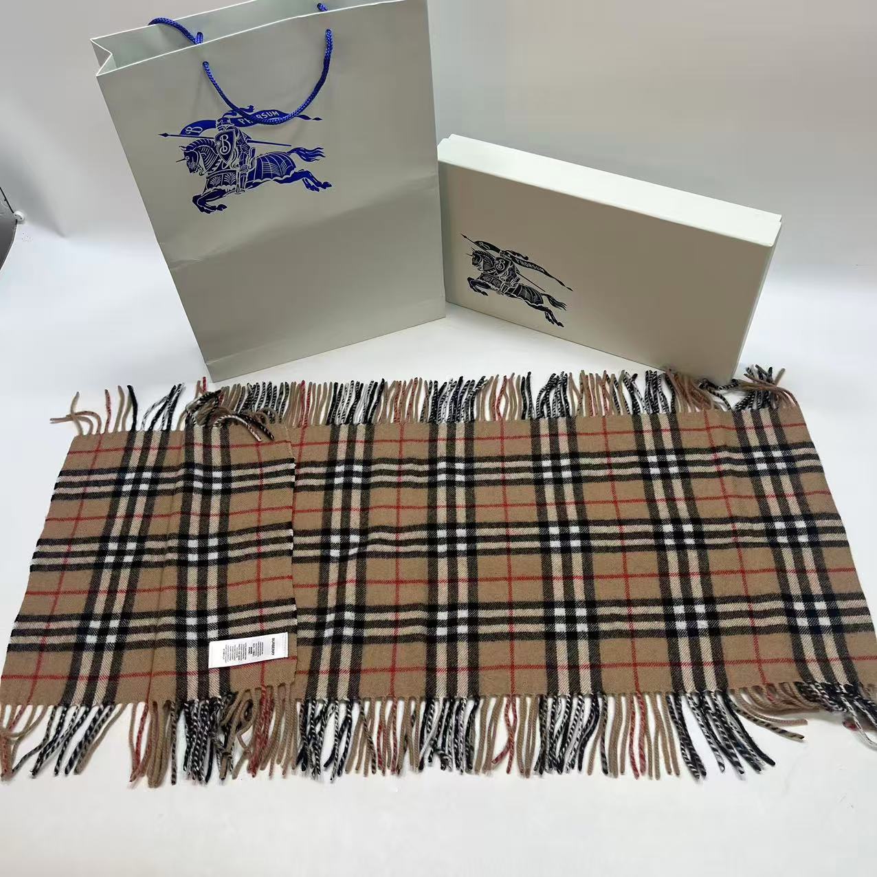 이*순님 버버리 캐시미어 목도리 검품 및 출고