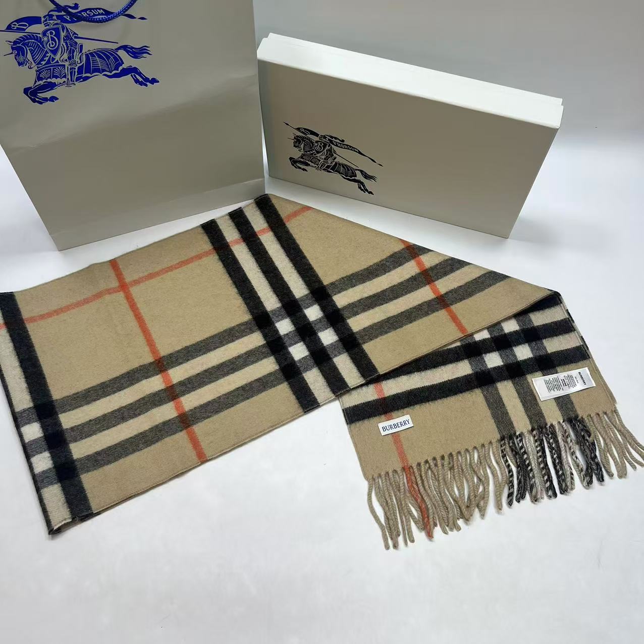 김*연님 버버리 목도리 검품 및 출고