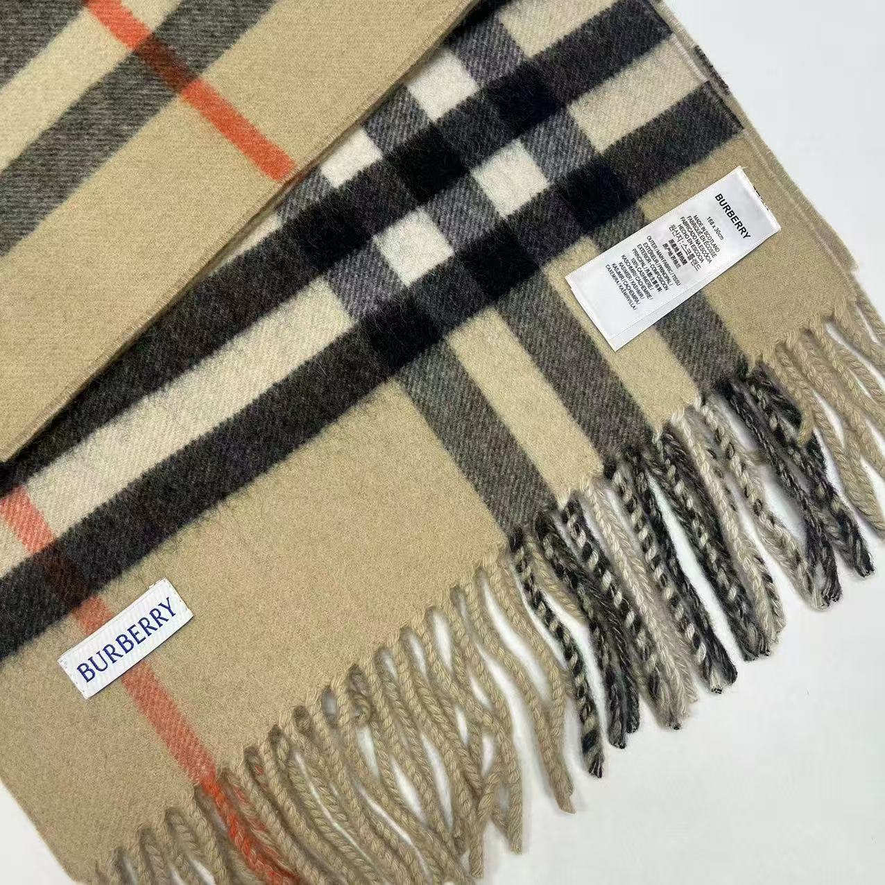 김*연님 버버리 목도리 검품 및 출고