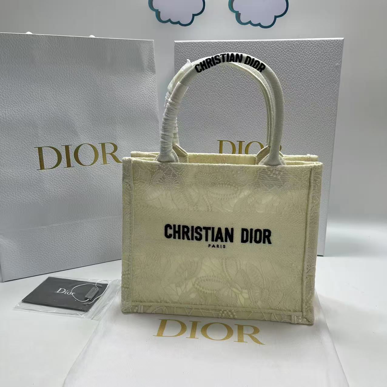 오*석님 디올 스몰 북토트백 검품 및 출고