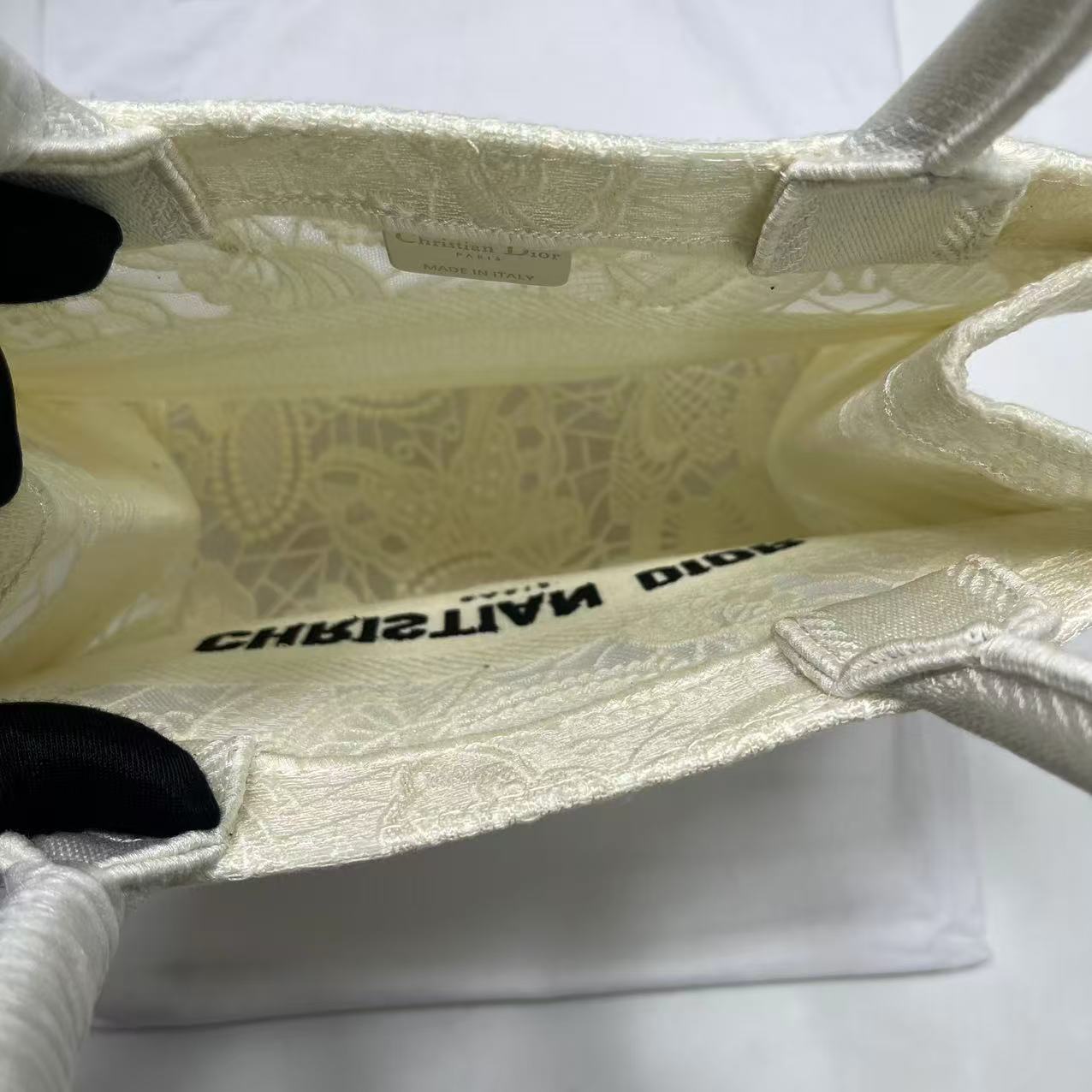 오*석님 디올 스몰 북토트백 검품 및 출고